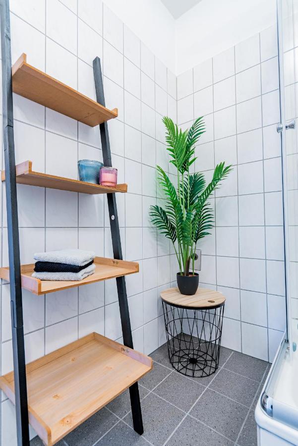 Helles Apartment In Top-Lage Mit Parkplatz Magdeburg Exteriör bild